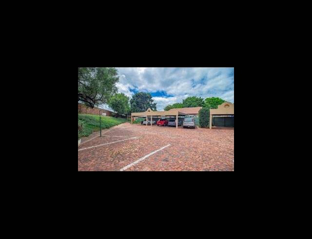 2 BEDROOM TOWNHOUSE FOR SALE IN MONTANA PARK